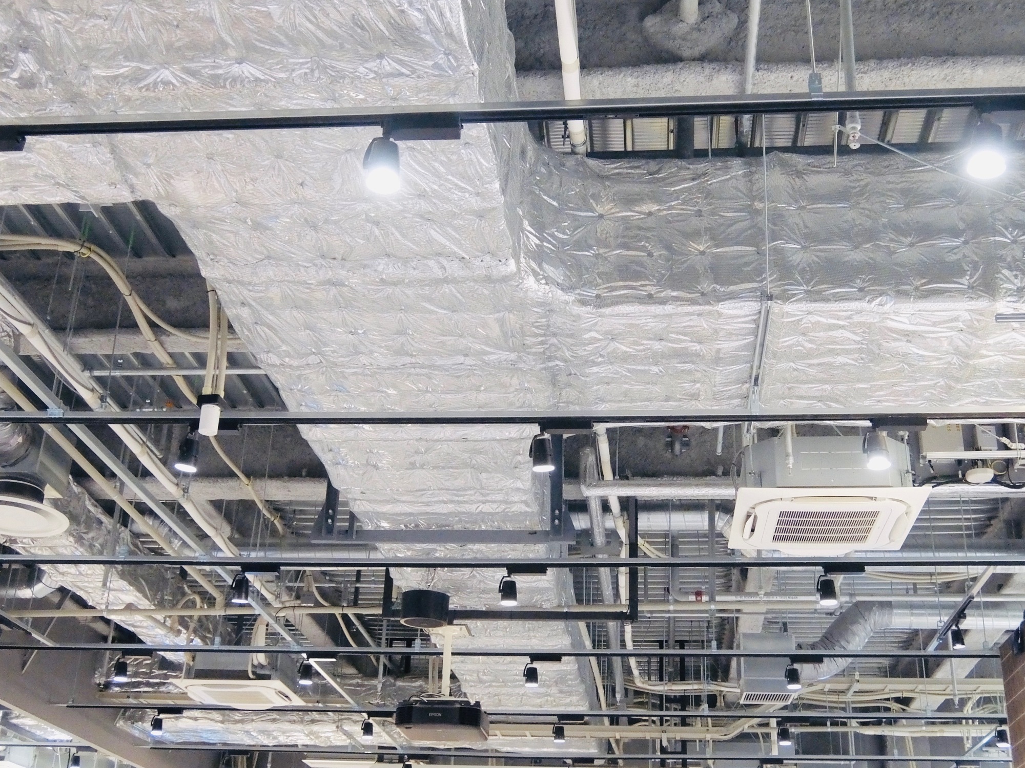 正社員 設備施工管理 空調工事施工管理求人イメージ